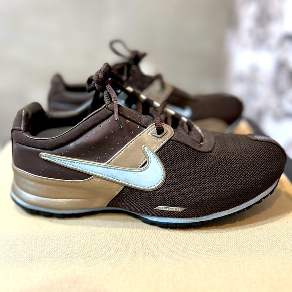 Nike Shoes - NIKE ZOOM Sneakers Woman’s size 6.5